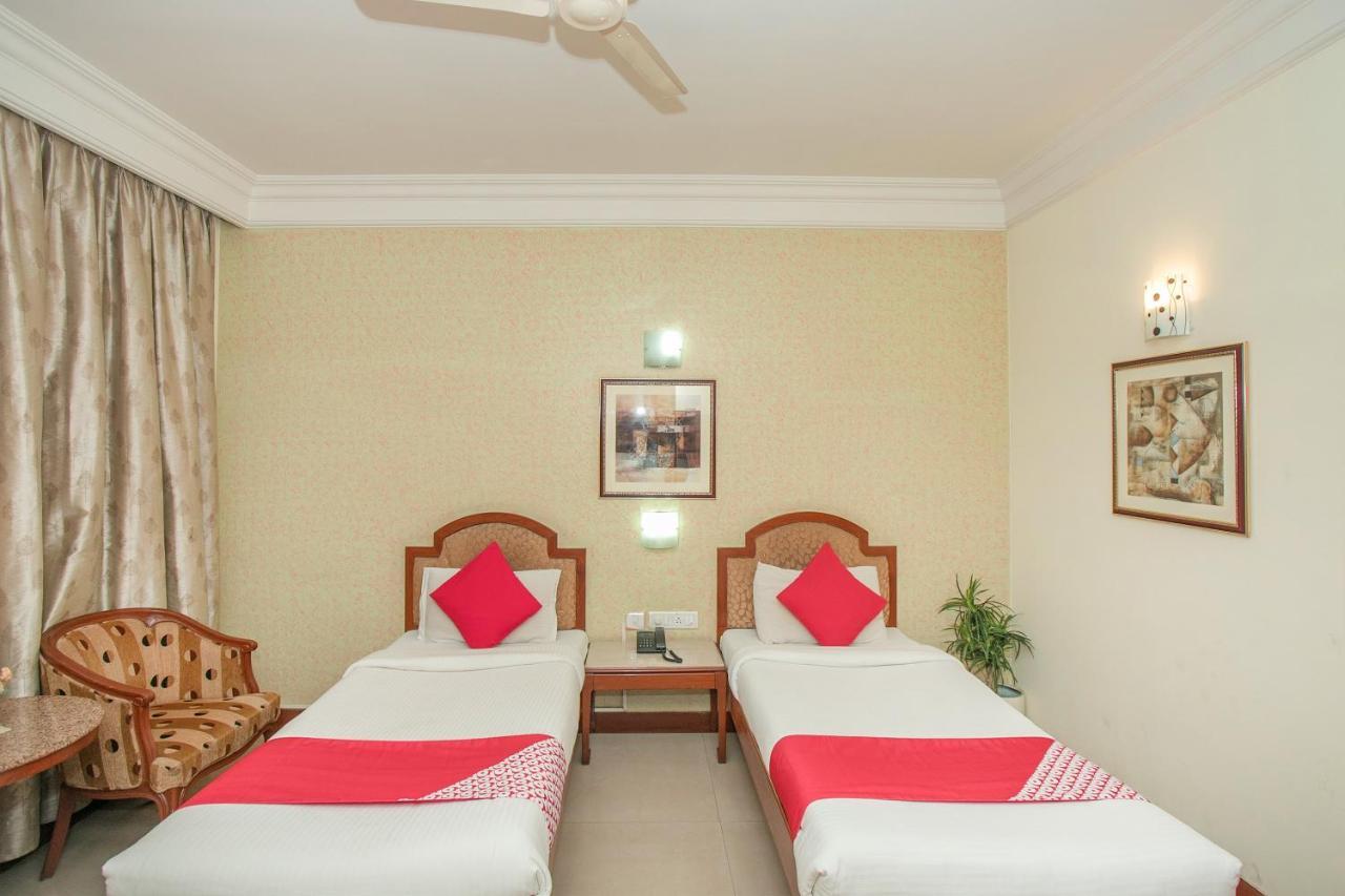 Oyo 579 Hotel Aab Бангалор Экстерьер фото
