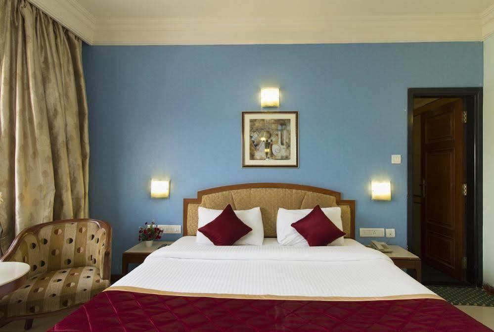 Oyo 579 Hotel Aab Бангалор Экстерьер фото