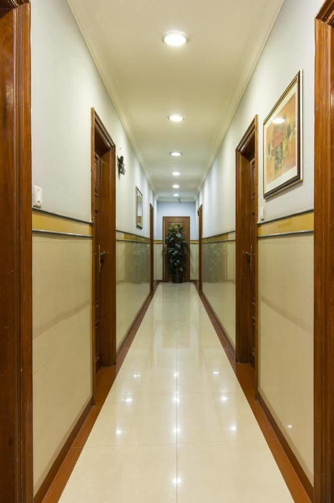 Oyo 579 Hotel Aab Бангалор Экстерьер фото
